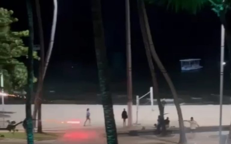 Jovens são identificados após dispararem rojões na orla de Maceió
