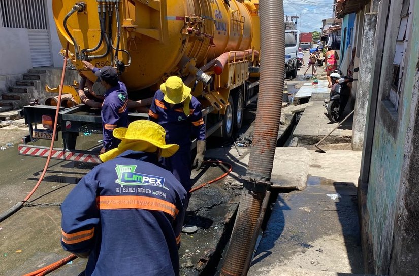 Prefeitura desobstrui 70 metros de galerias pluviais no Bom Parto