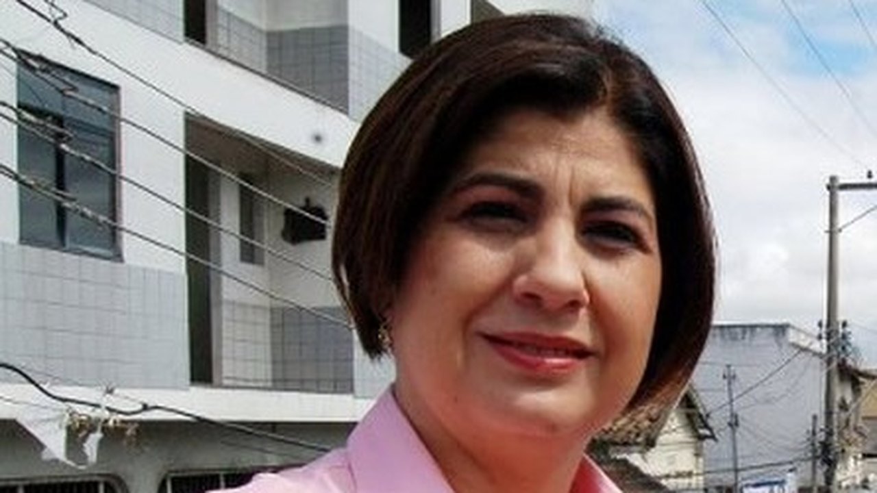 TRE cassa mandato da prefeita Rosinha Garotinho