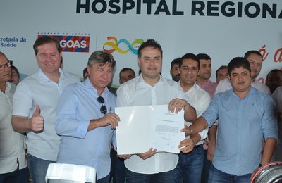 Prefeito David Pedrosa acompanha assinatura da ordem de serviço do novo hospital de Porto Calvo