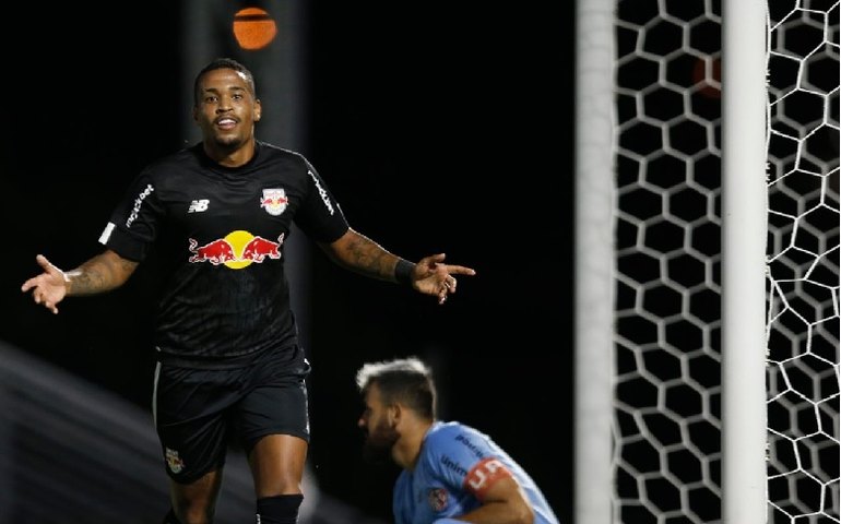 Bragantino supera Ferroviária com 2 de Alerrandro e volta a vencer no Paulistão