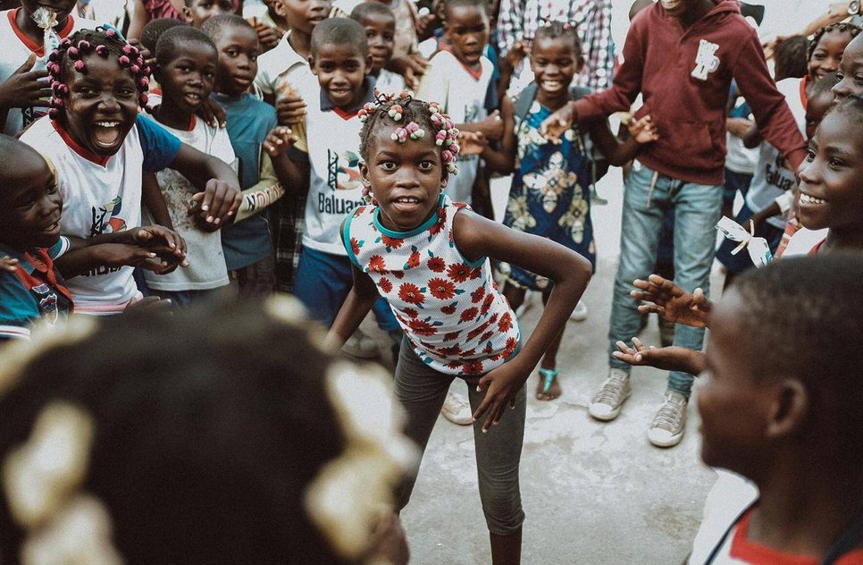 ONG promove espetáculo musical sobre racismo, identidade e guerra do Congo em Igreja Evangélica de Aracaju