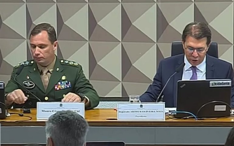 A balada de um covarde fardado