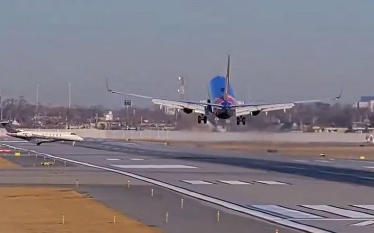 Avião é obrigado a arremeter para evitar colisão com jato que cruzava a pista