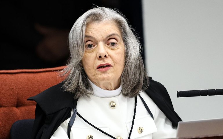 Cármen Lúcia vota para condenar Eduardo Bolsonaro por difamação