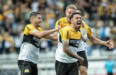 Criciúma vence o CRB e mostra força na briga pelo título