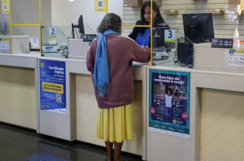 INSS cria comitê para reduzir fila de 2,8 milhões de pedidos