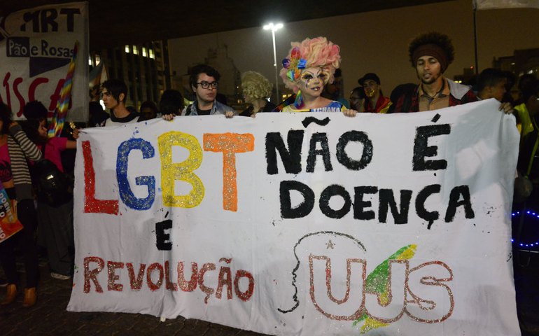 “Cura gay” constitui prática de tortura, dizem especialistas