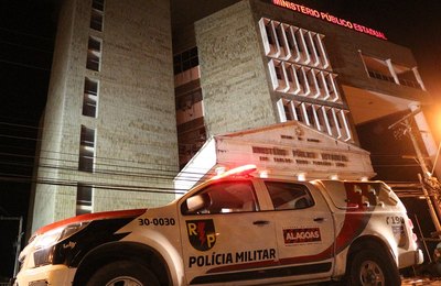 Gecoc e Deic investigam e prendem quadrilha de assaltantes que se travestiam de policiais civis para roubar