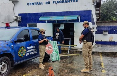 Guarda Municipal prende jovem após furto de placas de trânsito