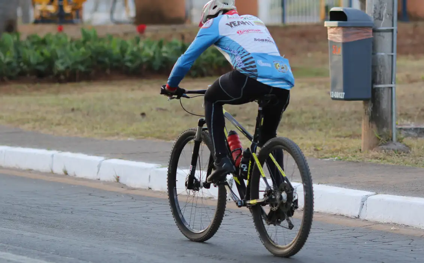 Empresário morre atropelado pela escolta em treino de ciclismo no interior de SP