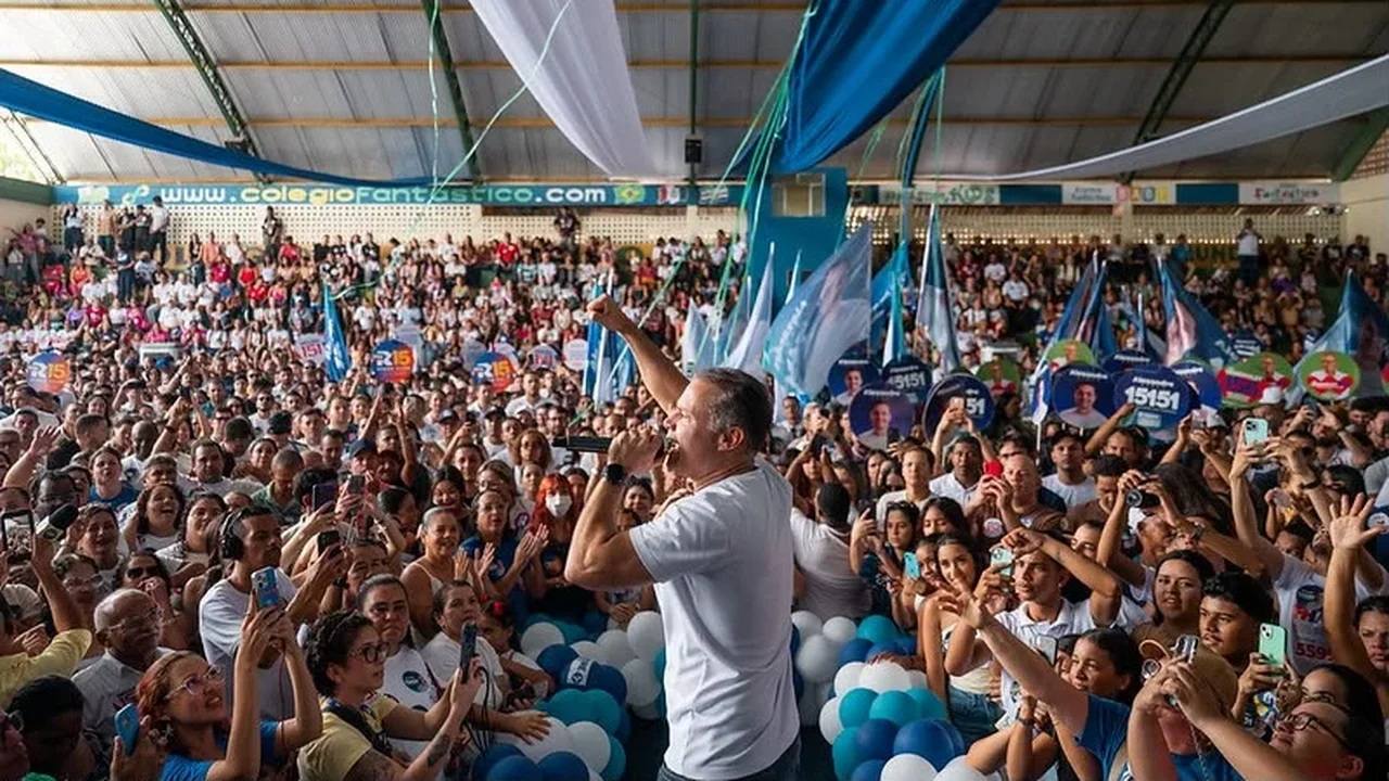 Renan Filho anuncia construção de 80 Clínicas da Família em agenda no Benedito Bentes
