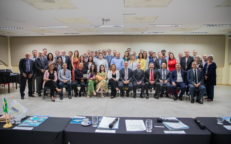 Auditor fiscal, João de Assis, recebe homenagem em Assembléia Geral da Febrafite