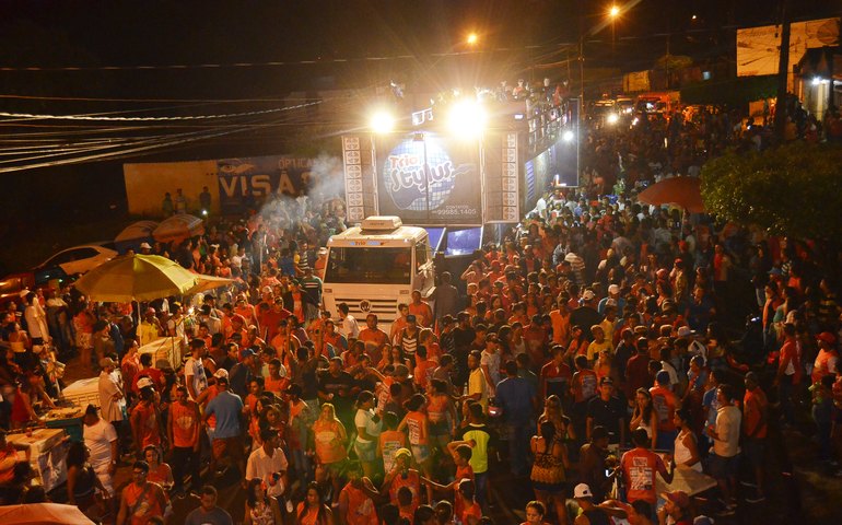 Ressaca do Carnaval do Povo atrai milhares de foliões