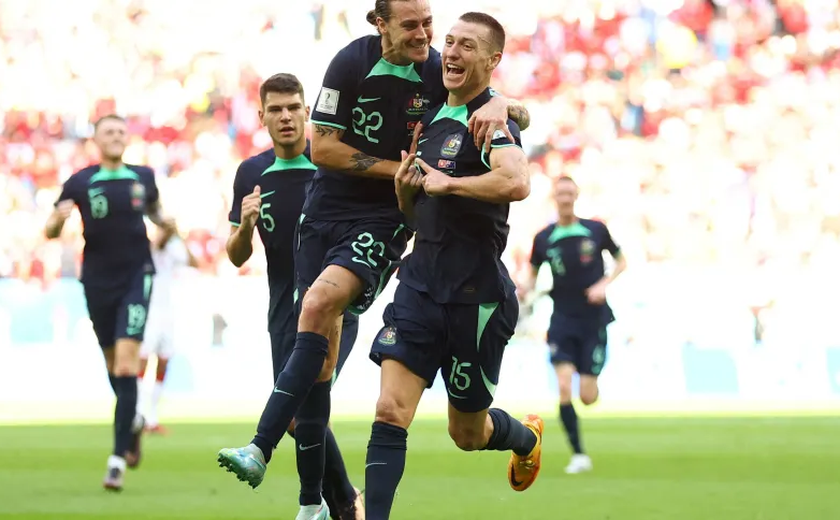 Austrália ganha da Tunísia e briga por vaga nas oitavas da Copa