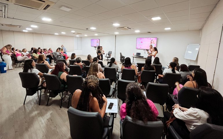 Casal realiza 3ª edição do Entre Elas em homenagem ao Dia da Mulher