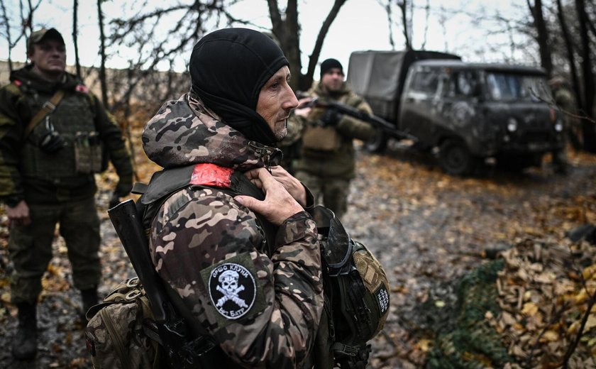 Tropas russas libertam povoado de Volchenka na república de Donetsk, diz MD