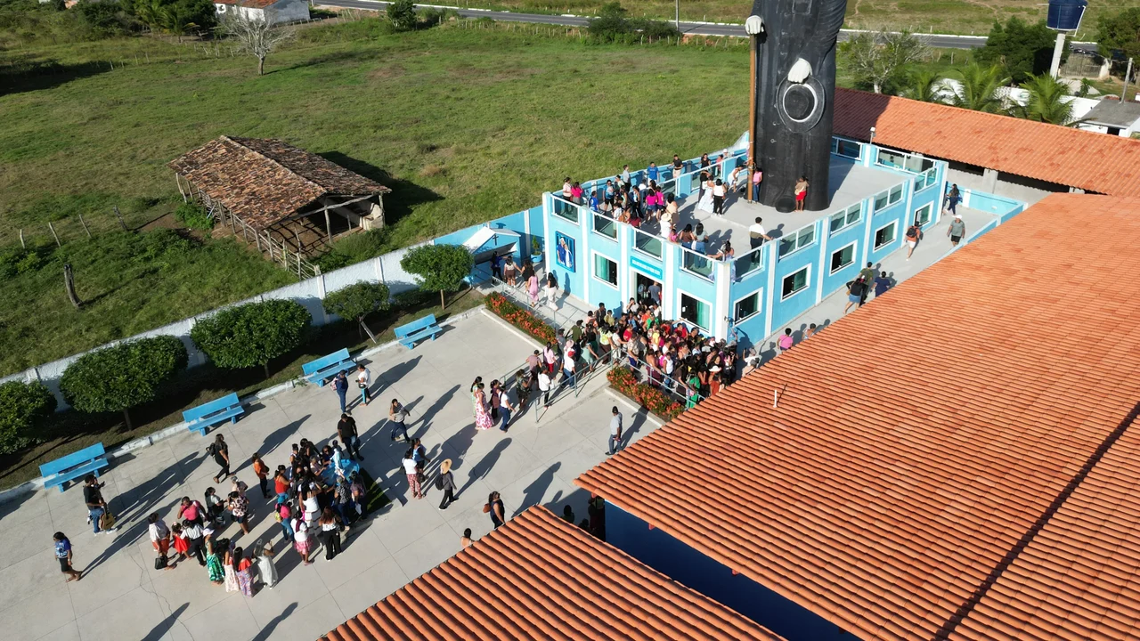 Prefeitura de Penedo amplia romaria social e leva 14 ônibus ao monumento de Padre Cícero em Propriá
