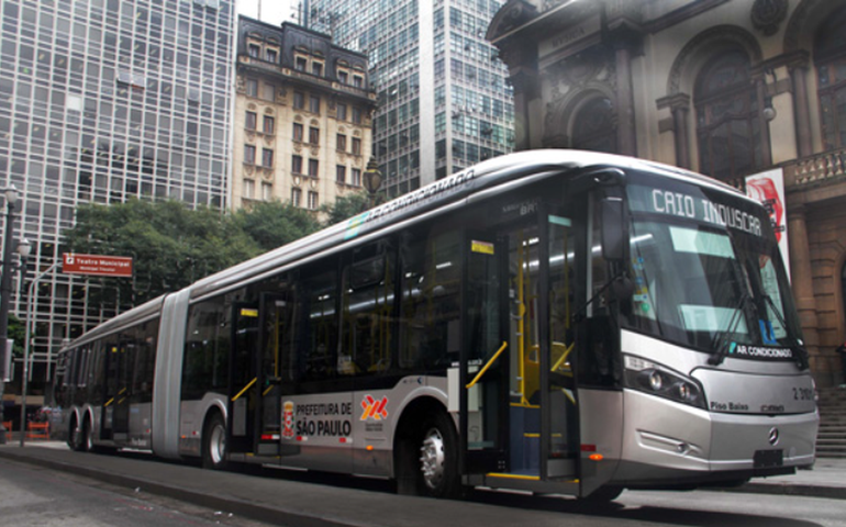 Empresas de ônibus acusadas de lavar dinheiro do PCC são alvo de operação do MP em SP