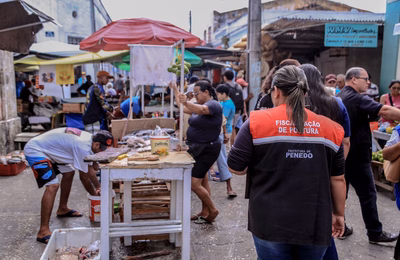 Prefeitura de Penedo realiza blitz educativa e orienta sobre a compra e venda de pescado