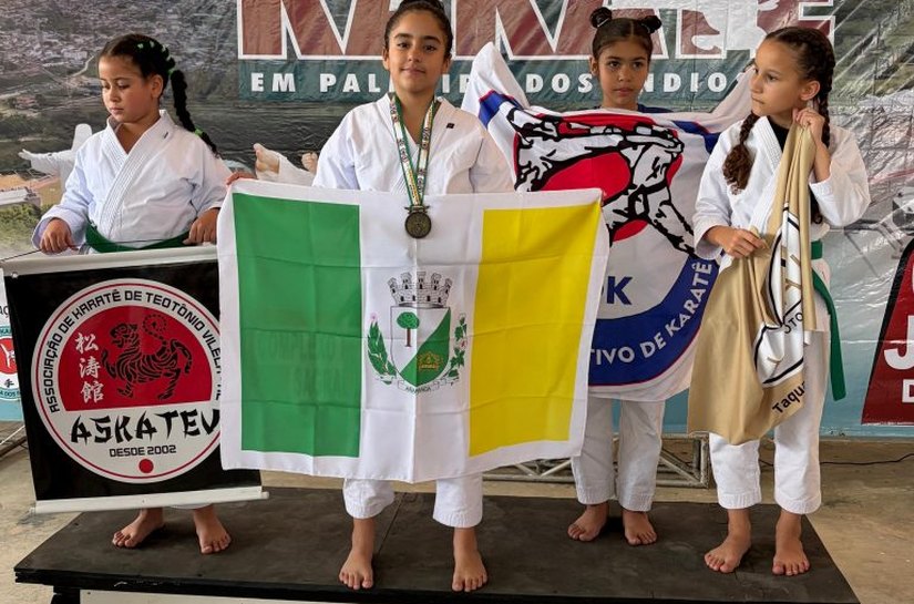 Carateca arapiraquense conquista duas medalhas de ouro em Palmeira dos Índios
