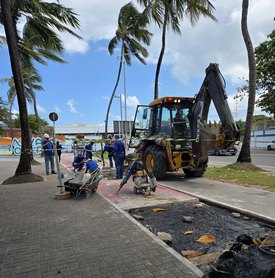Prefeitura amplia manutenção e executa melhorias em pontos da orla marítima de Maceió