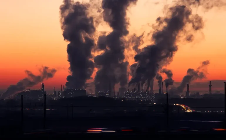 Poluição do ar e o ruído do tráfego estão associados à infertilidade de homens e mulheres, diz novo estudo; entenda 