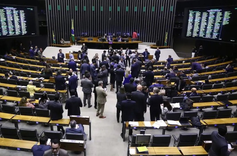 Câmara aprova projeto que amplia número de deputados federais