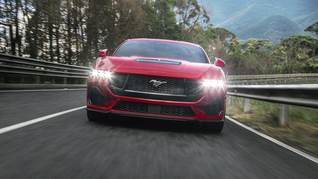 Ford traz para o Brasil um Mustang mais potente e tecnológico