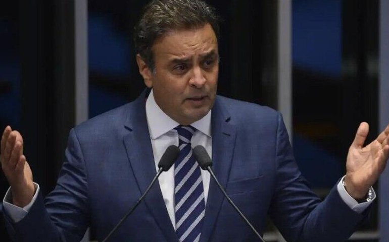 Aécio sinaliza apoio do PSDB a Tarcísio, mas faz ressalva sobre vínculo com Bolsonaro