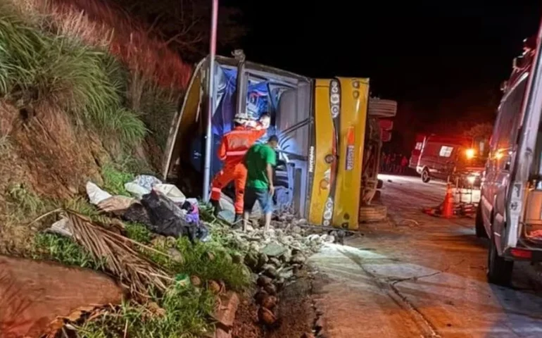 Falha nos freios é apontada como causa de acidente com ônibus que matou cinco na BR-251