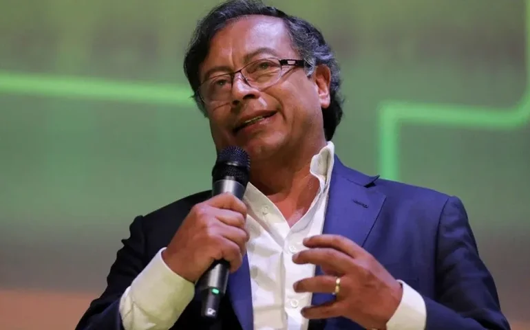 Na cúpula dos líderes, Petro critica ausência dos EUA e chama Trump de inimigo da humanidade