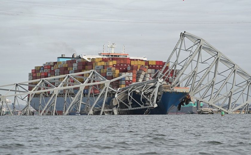 Reação em cadeia: entenda em imagens como foi colisão de navio cargueiro em ponte nos EUA