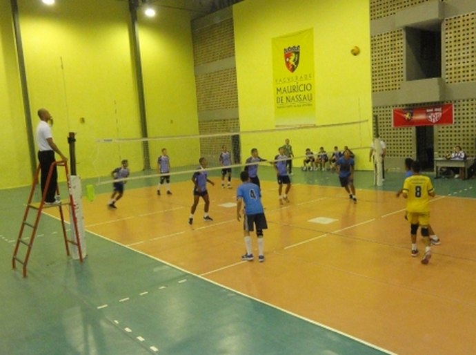 Intensivo, Santa Úrsula, São Lucas e Monsenhor Luis Barbosa vencem no voleibol