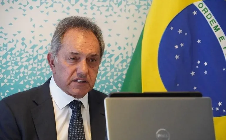 Argentino Daniel Scioli deixa embaixada do Brasil para assumir secretaria em governo Milei