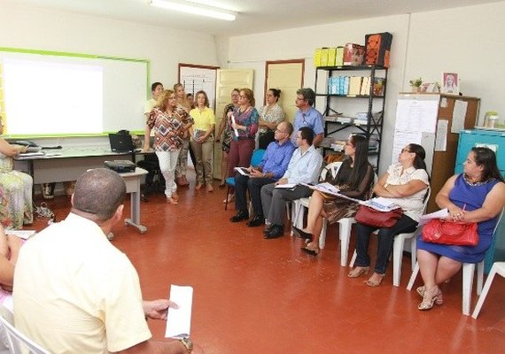 Coordenadores de Educação conhecem estrutura de secretaria e alinham ações