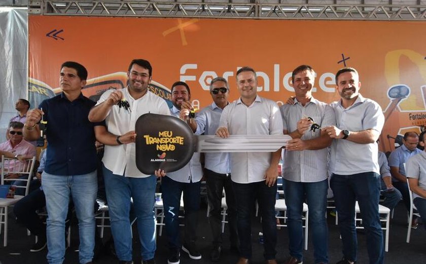 Governador entrega equipamentos a cinco municípios e autoriza nova rodovia entre Mar Vermelho e Tanque D’Arca