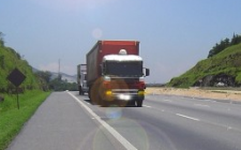 Nova lei adia a obrigatoriedade do exame toxicológico para motoristas