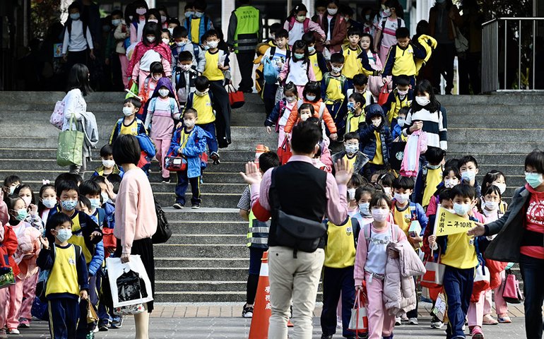Hong Kong ordena testes obrigatórios de covid para todos os residentes
