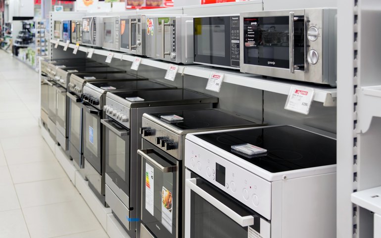 Philco demite 800 trabalhadores e relaciona decisão à queda na venda de TVs e micro-ondas