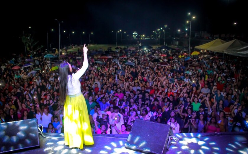 Prefeitura de Penedo e Conselho de Pastores realizam Dia do Evangélico com show da cantora Damares