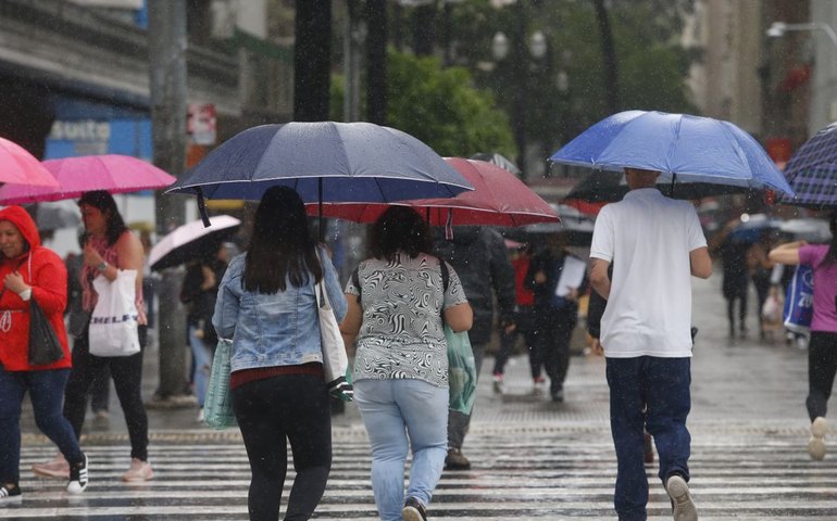 Inmet faz alerta de chuvas intensas para região Norte e Maranhão
