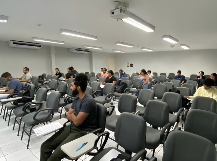Estudantes de Engenharias realizam prova objetiva de seleção de estágio para o TJAL