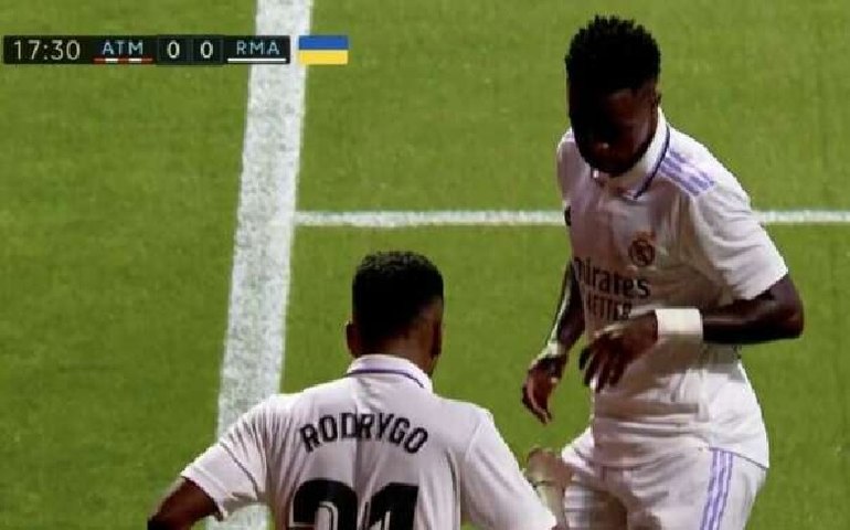 Ancelotti diz que Vinícius Junior e Rodrygo ‘precisam jogar juntos’ no Real