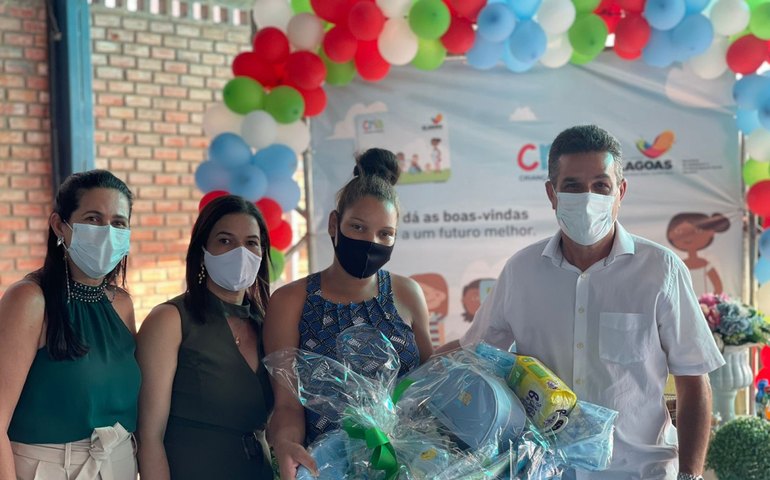 Assistência Social de Branquinha amplia e fortalece programas sociais no município com a entrega de novas cestas e cartões do CRIA