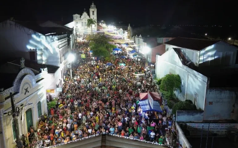 Prefeitura de Penedo investe R$ 250 mil para blocos, orquestras e batucadas no Carnaval 2026. Confira edital aqui!