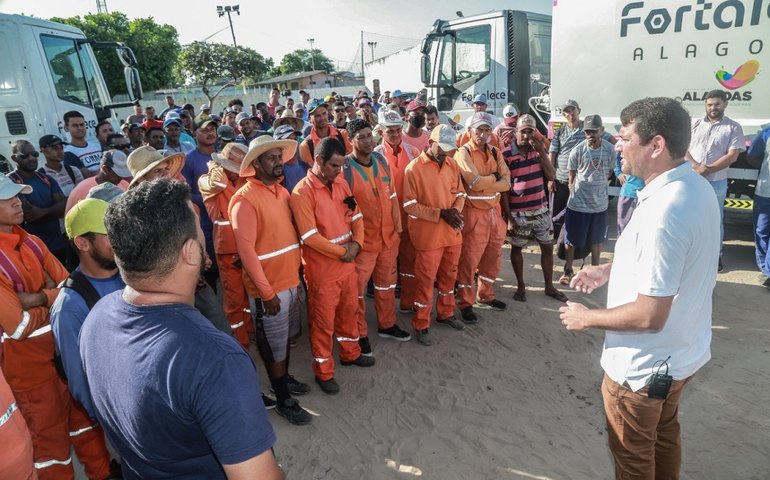 Programa Fortalece Alagoas entrega veículos para Secretaria de Serviços Públicos de Penedo