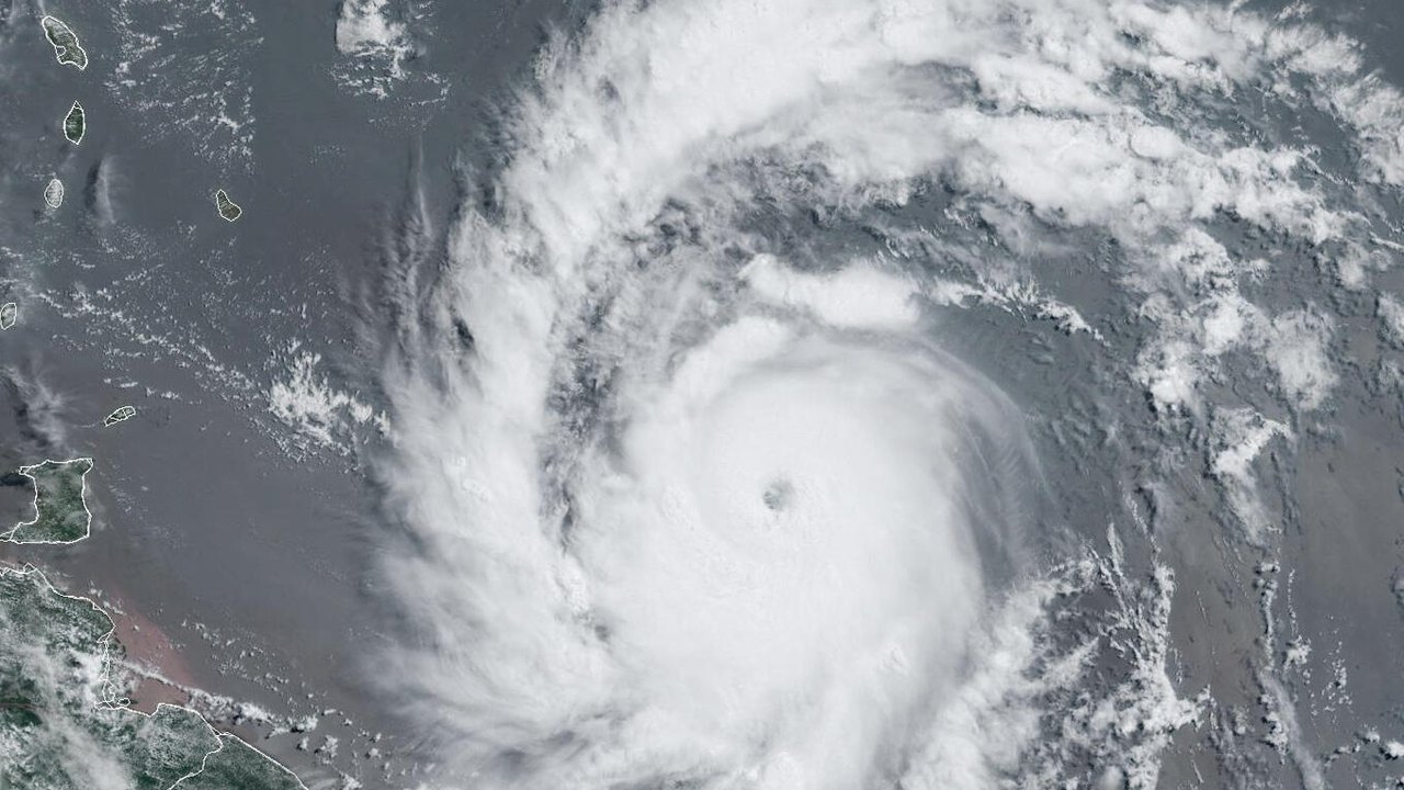 ‘Isso não é um teste’: países se preparam para chegada de furacão Beryl, que traz ‘ventos com risco de vida’