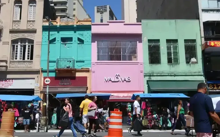 Dia dos Pais deve movimentar R$ 25,56 bi na economia, projetam CNDL e SPC Brasil