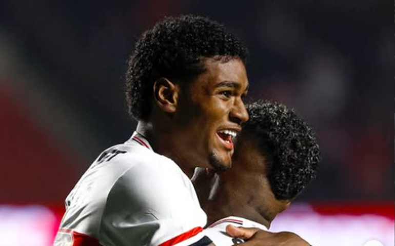 São Paulo supera bloqueio do Grêmio, vira no MorumBis e volta a vencer no Brasileirão